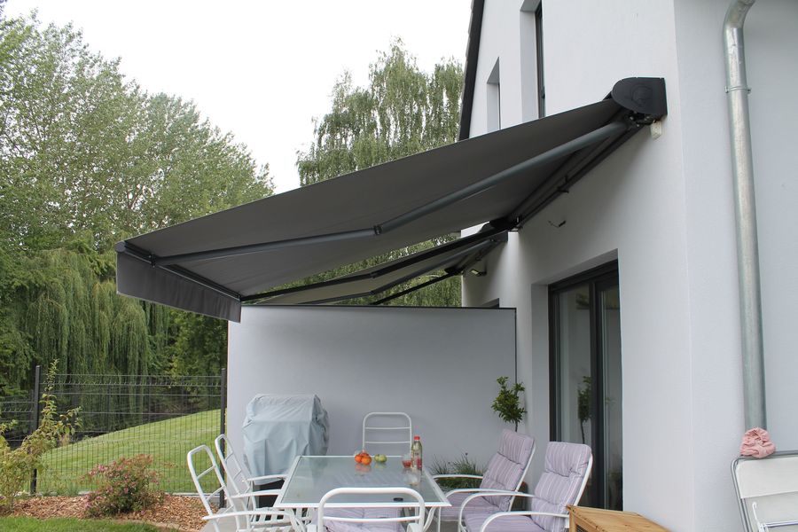 Store banne Jade - Stores Marquises - Protection solaire terrasse